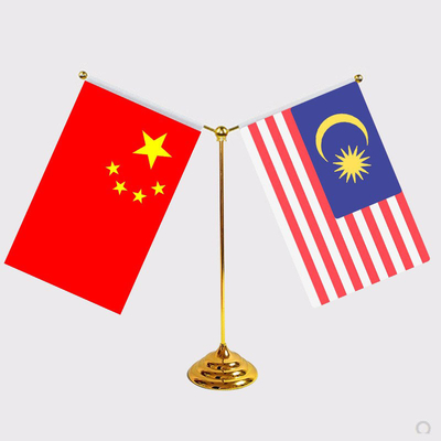 Yaoyang Dua Negara Meja Pertemuan Bendera Berdiri Y Berbentuk Dengan Pemegang